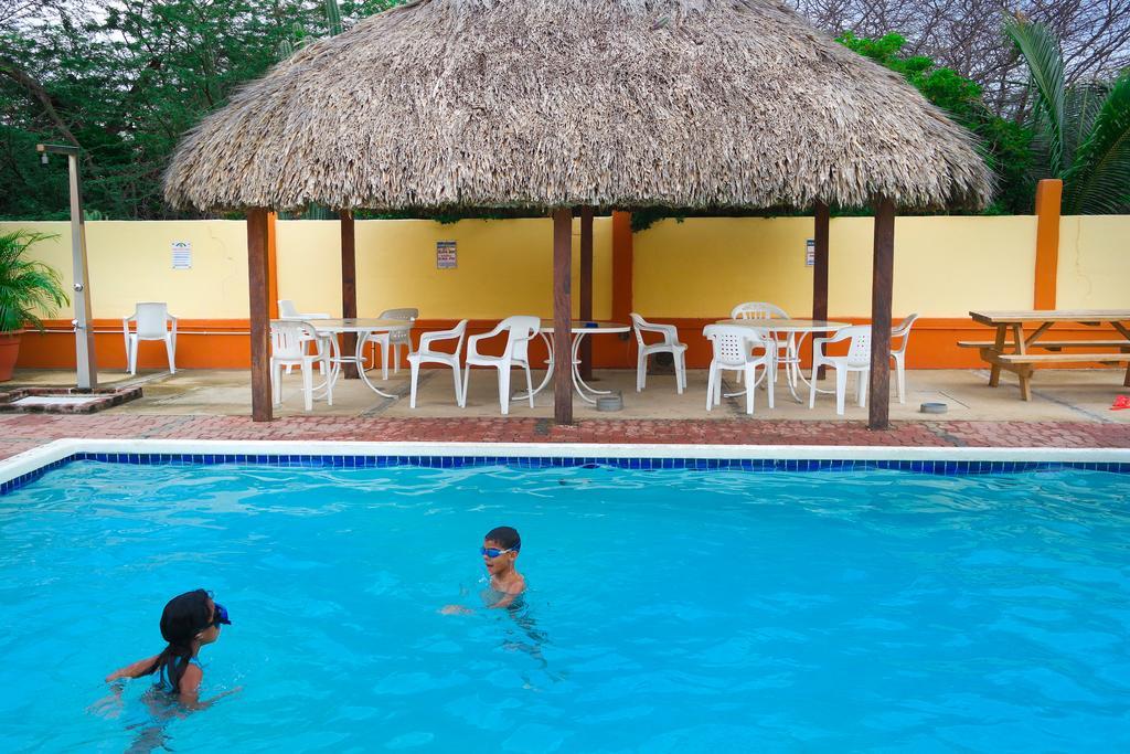 Coconut Inn Палм Бич Экстерьер фото